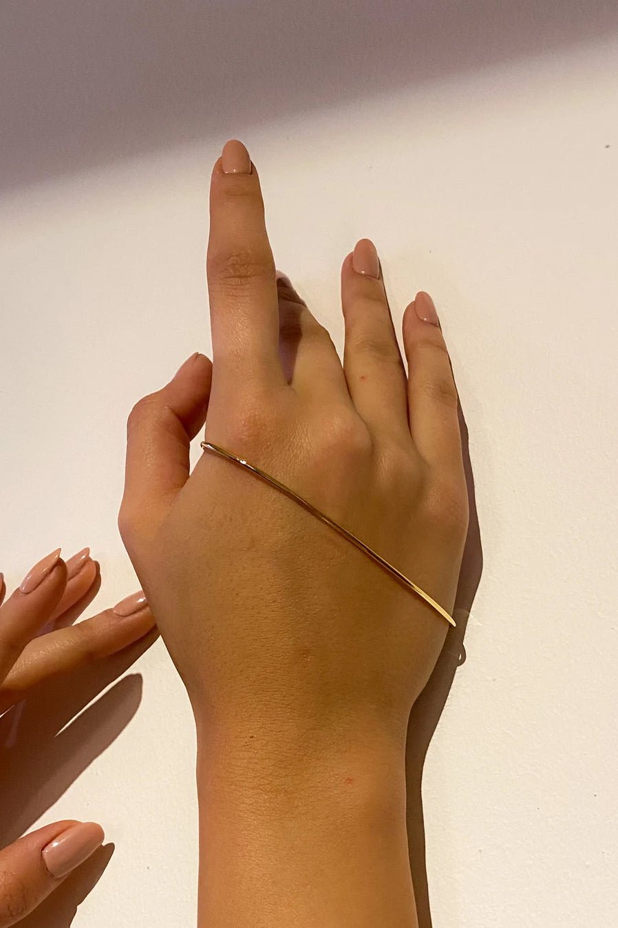 Minimal 18K Gold Filled Handlet - Bracelet